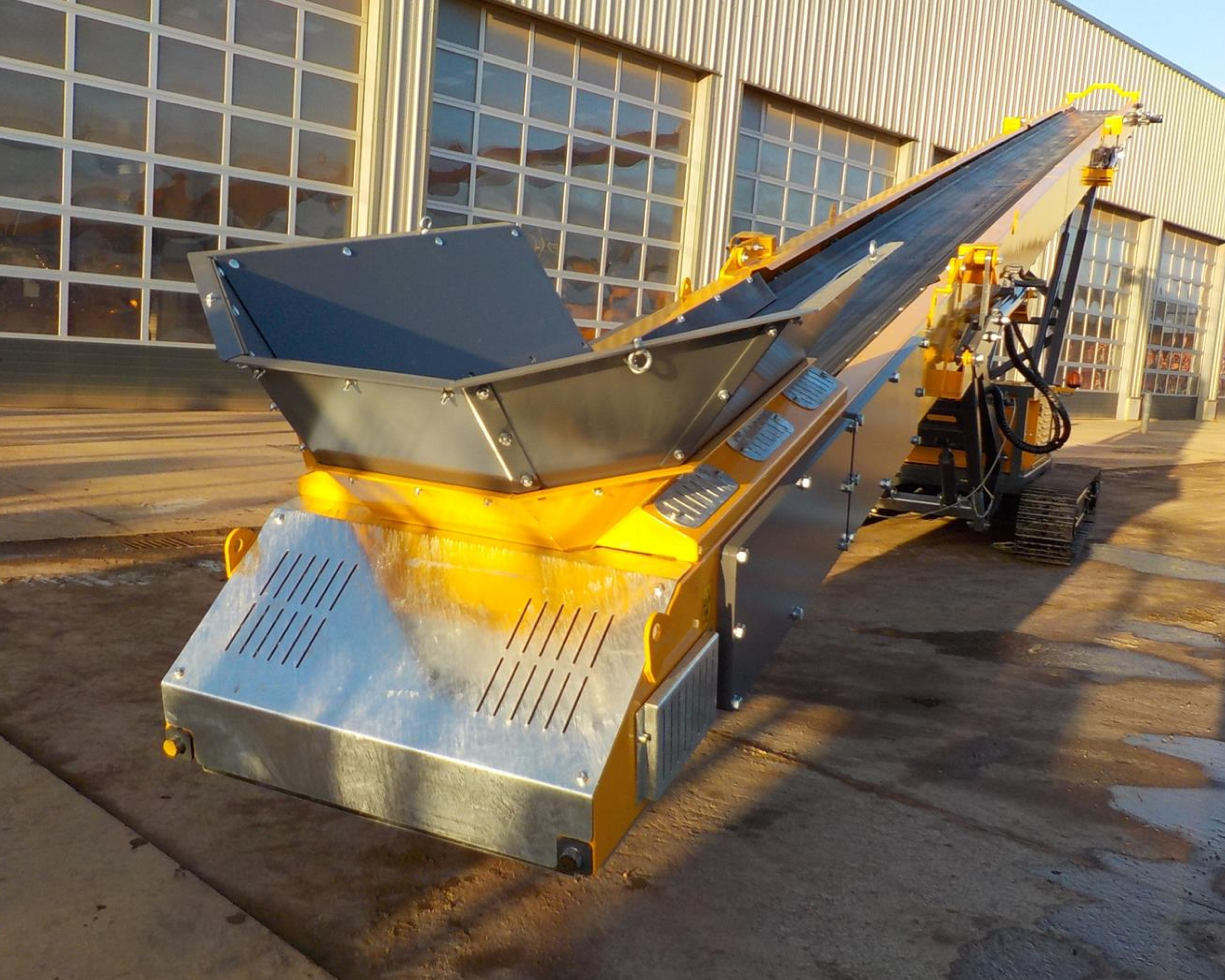 Brilliant 8036 Tracked Conveyor