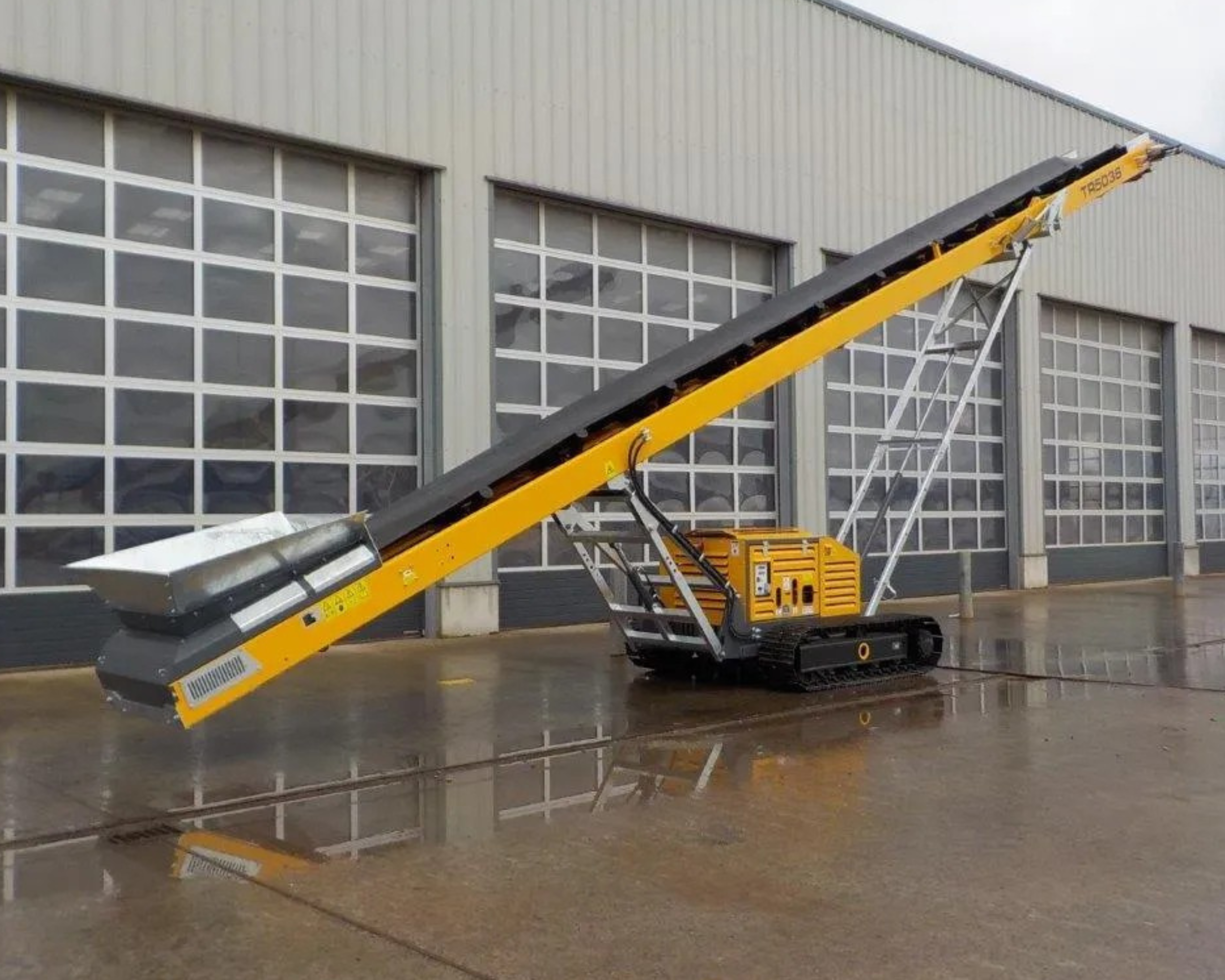 Brilliant TR6536 Tracked Conveyor