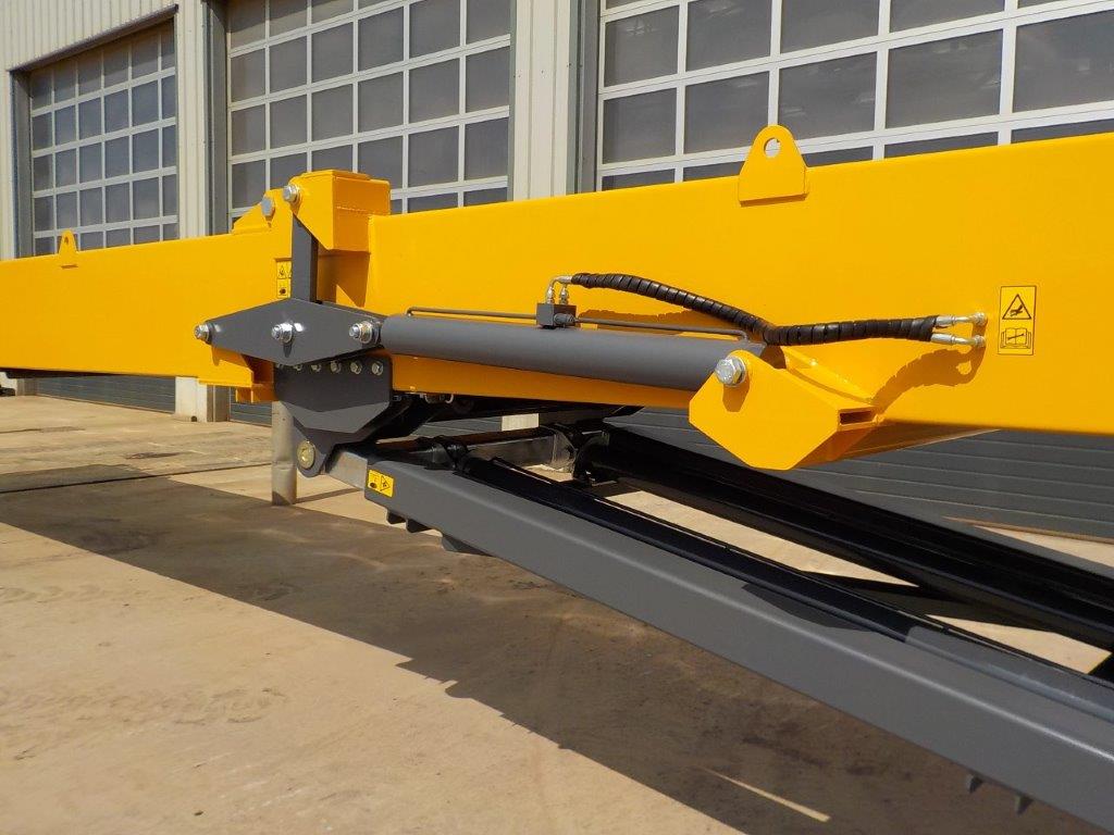 Brilliant TR8048 Tracked Conveyor