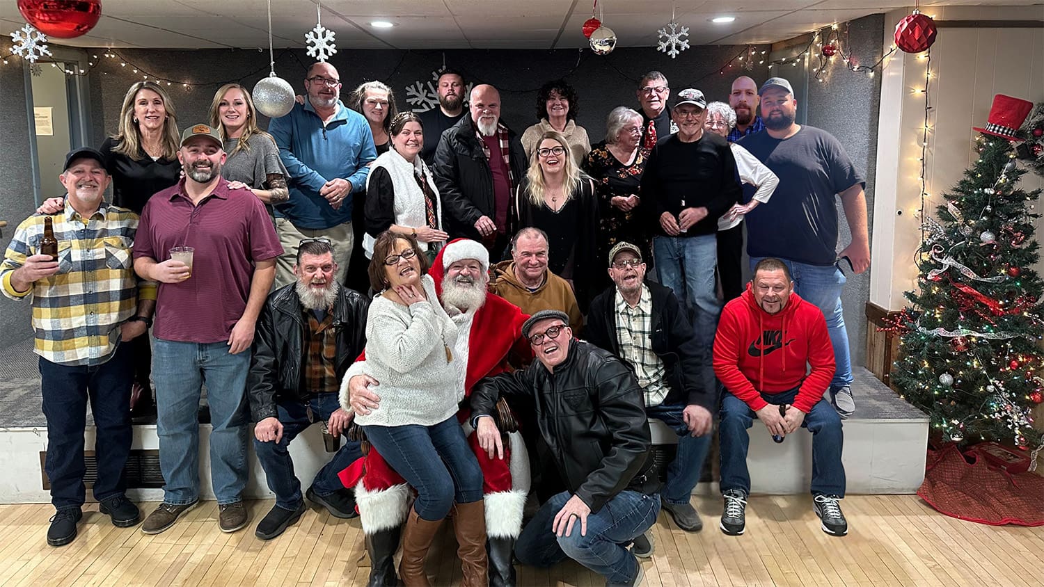 D&L Equipment team photo