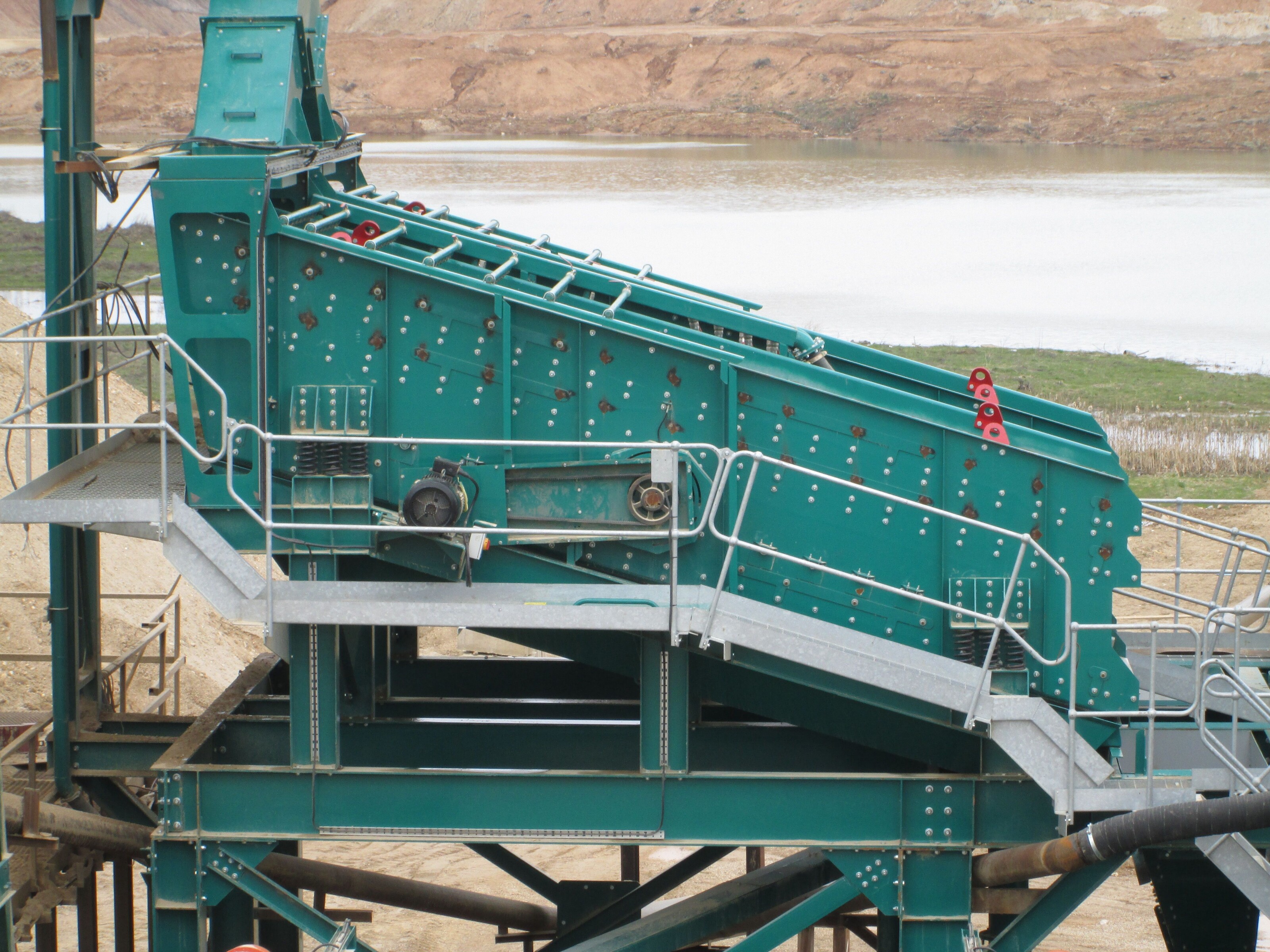 Dernaseer Screening Equipment