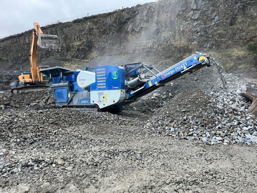 Omega J1065T Tracked Crusher